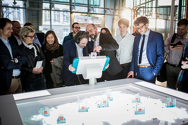 Energising – Wolfgang Korek shows off the fruits of his cluster’s labors Wolfgang Korek from Berlin’s energy technology cluster