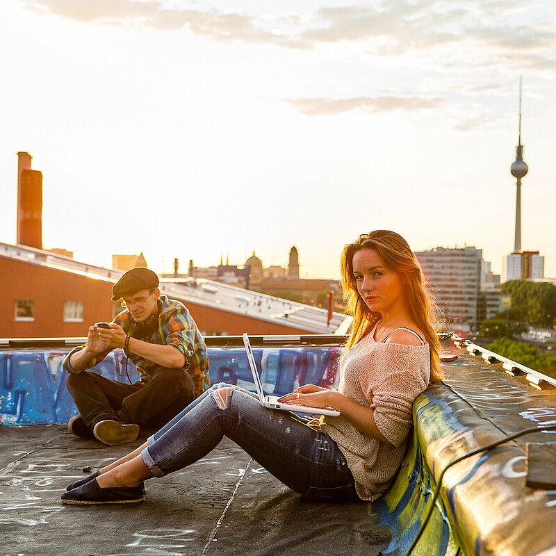 Going it alone together – easier in Berlin. Whether working remote, in a co-working space, or an office, you need a good team to achieve your startup’s vision.