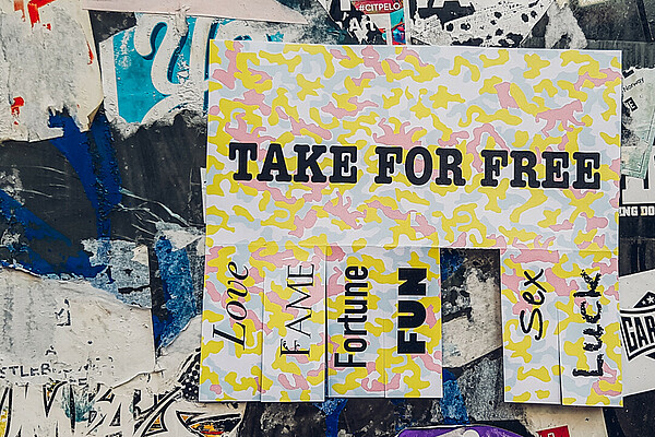 Take For Free: Fun, Fame, and Fortune | © Frank R. Schröder