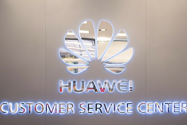 Logo Huawei Customer Service Center Logo Huawei Customer Service Center