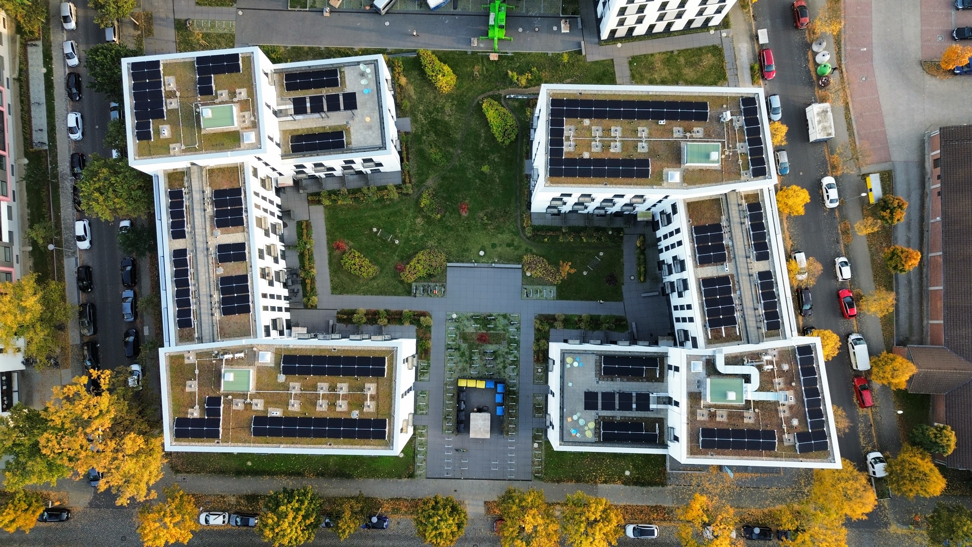 ALVA provides one-stop decentralized energy solutions to residential and commercial property owners and tenants, with a focus on tenant electricity systems.